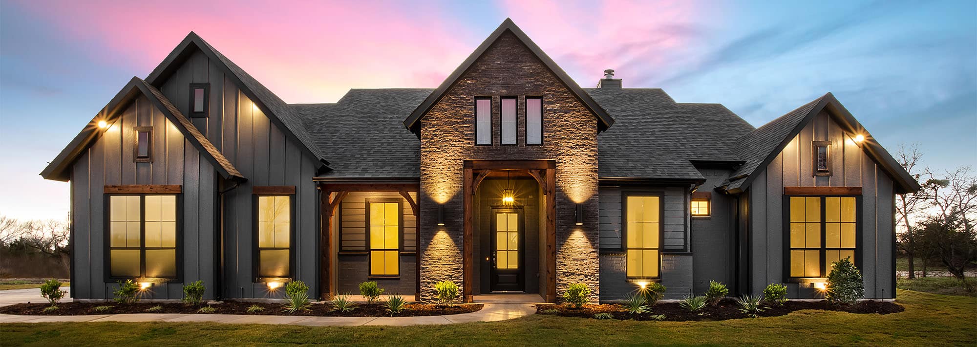 Light Up Your Home’s Features With 5 Landscape Lighting Ideas